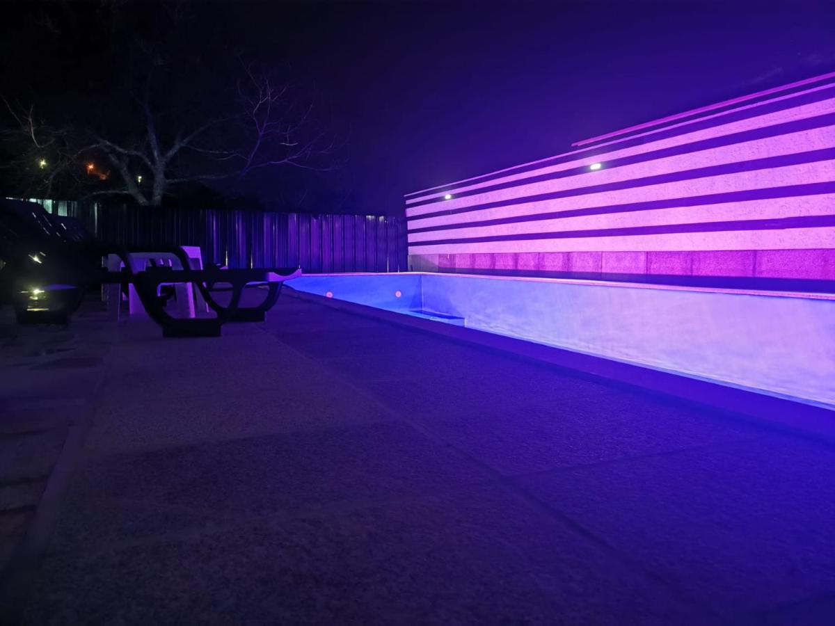 Leonchic - Guest House Com Piscina De Agua Salgada 巴塞卢什 外观 照片
